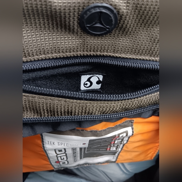 Ogio "tek spec" large backpack - Picture 4 of 9